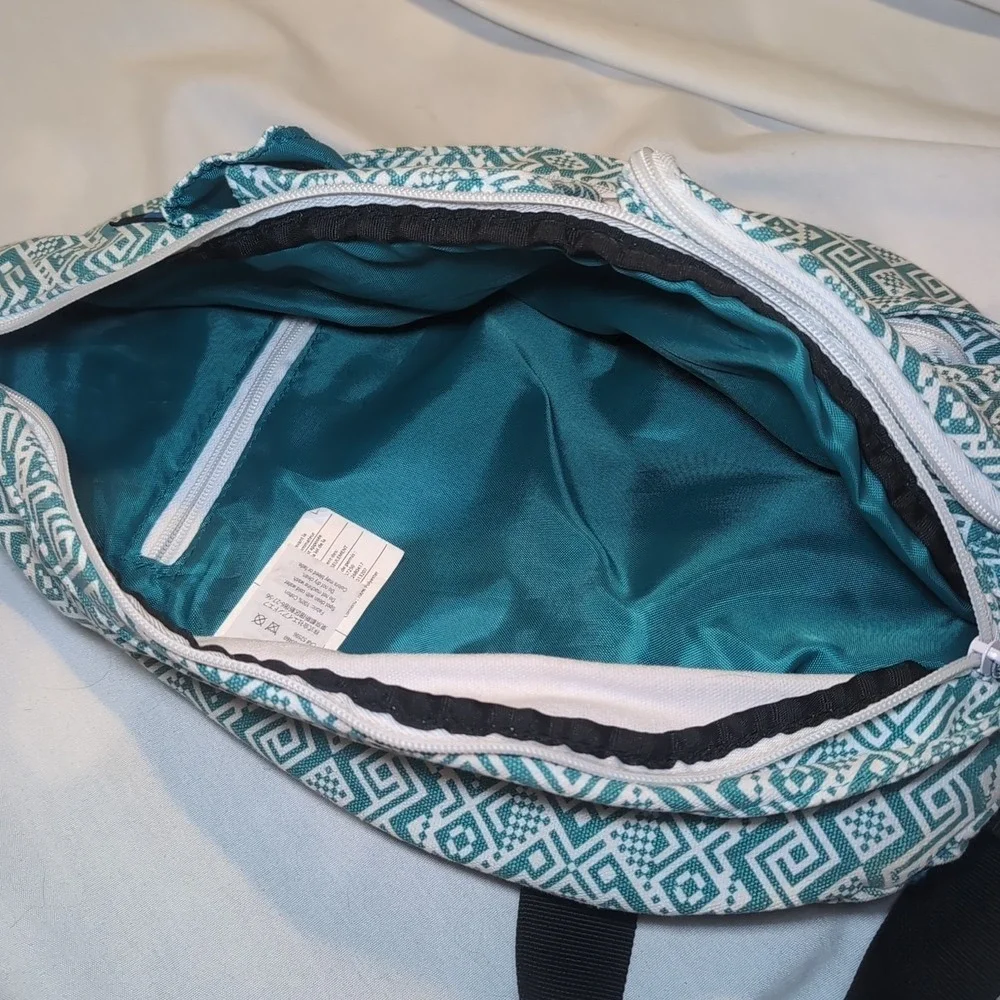 KAVU Original Rope Sling Bag Backpack Turquoise Green/Blue Aztec Tribal Print